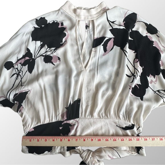 Free People Cream,‎ Black & Lavender Say You Love Me Blouse Size Medium - Picture 11 of 12